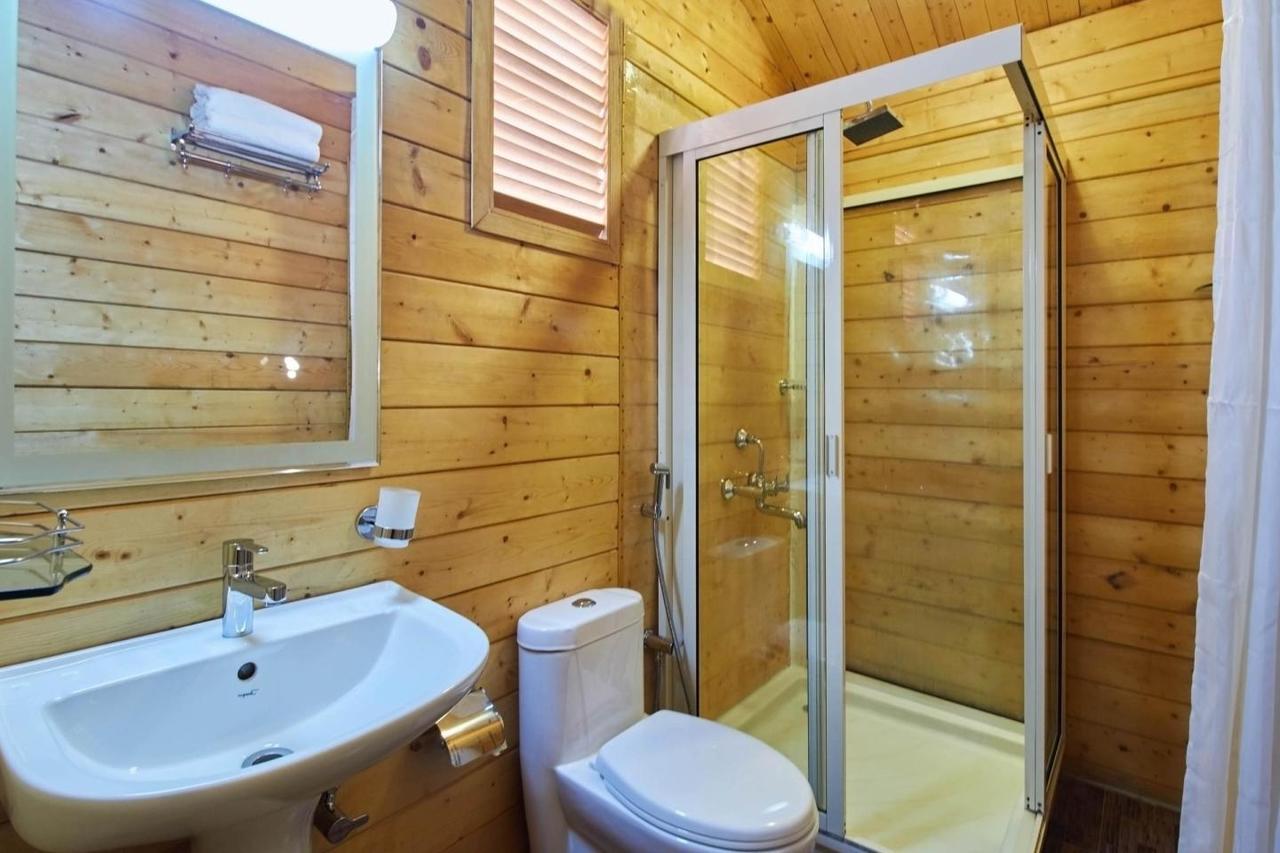 Tiara Fiesta Beach Cottages Morjim Exterior foto