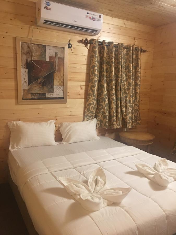 Tiara Fiesta Beach Cottages Morjim Exterior foto
